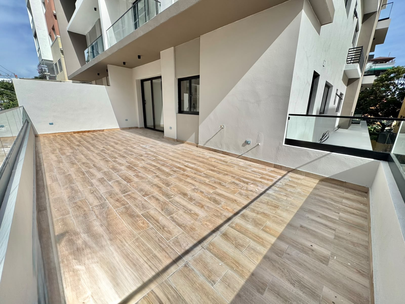 Nuevo en Renacimiento | 143 m² con terraza de 33 m², 2 parqueos y amenidades | US$270,000